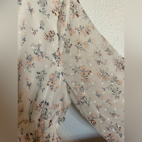 Boutique Dainty Floral Dress L - Picture 3 of 5